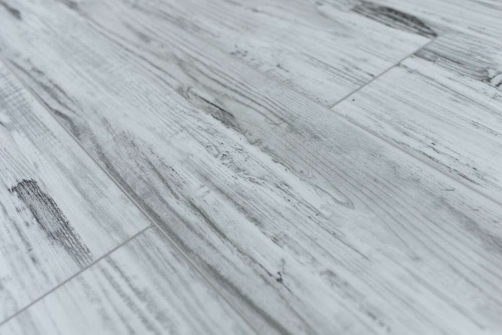 Замковая ПВХ плитка "Art Tile" Берёза Божоле (1220*152*5 мм) — купить в Ульяновске