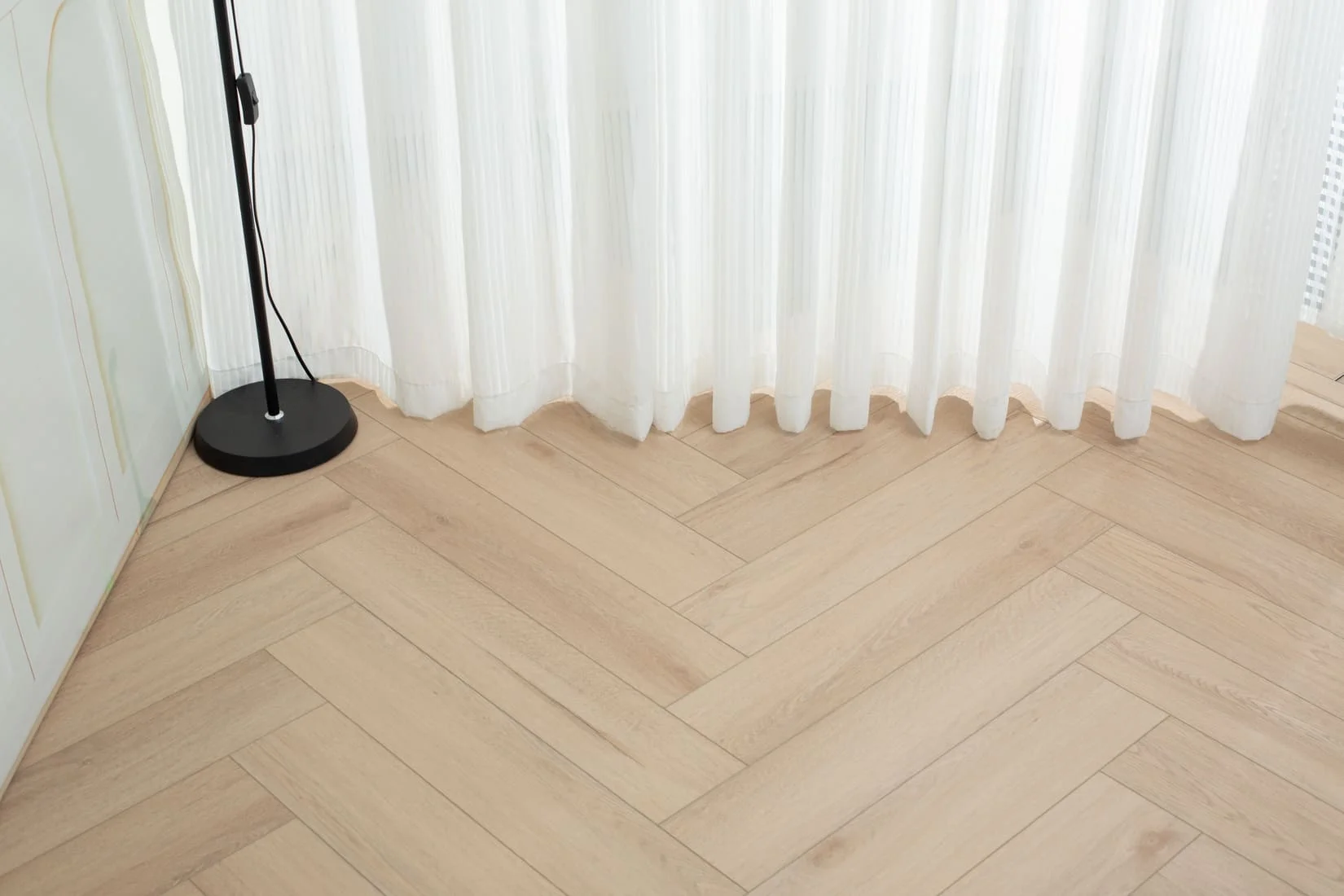 Плитка SPC "OneFloor" 3032 А,В  ЁЛКА (640*128*4 мм) — купить в Ульяновске