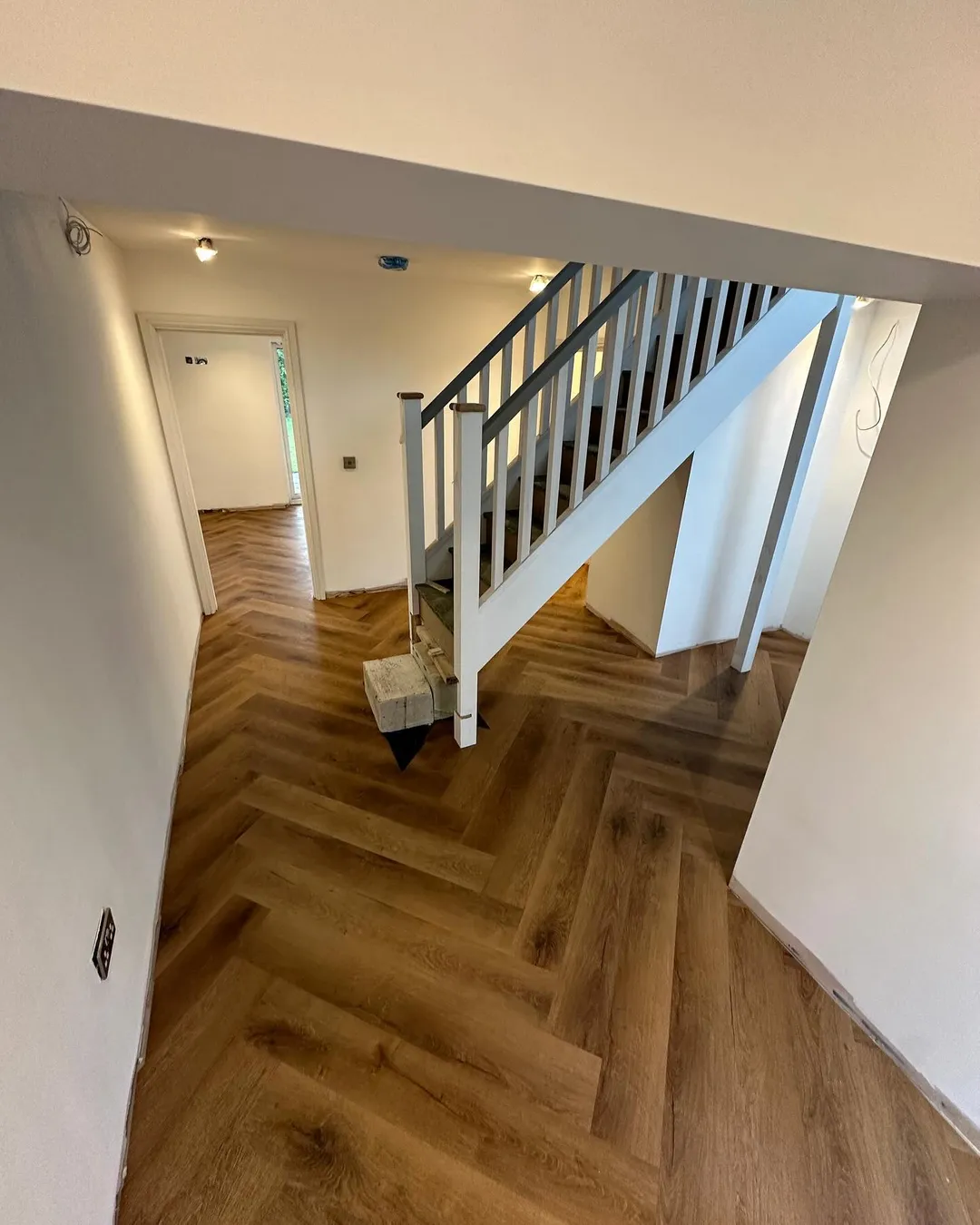 Кварцвиниловая плитка "Invictus" Royal Oak Mocca (406*102*2мм) — купить в Ульяновске