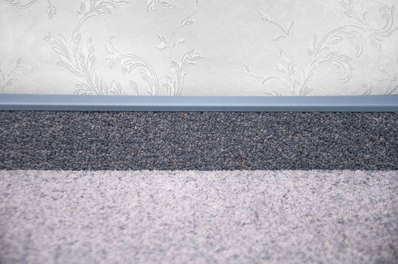 Плинтус для ковролина "Korner" Listwa графит (2500*13,8*50 мм) — купить в Ульяновске