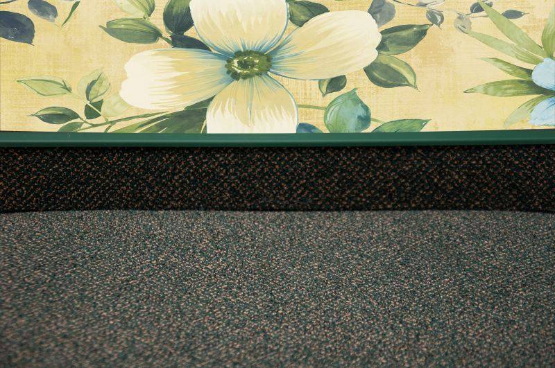 Плинтус для ковролина "Korner" Listwa зеленый (2500*13,8*50 мм) — купить в Ульяновске