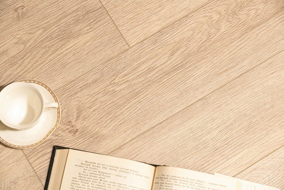 Виниловый ламинат "Bonkeel" Style Дуб Гарднер (1200*125*4 мм) — купить в Ульяновске