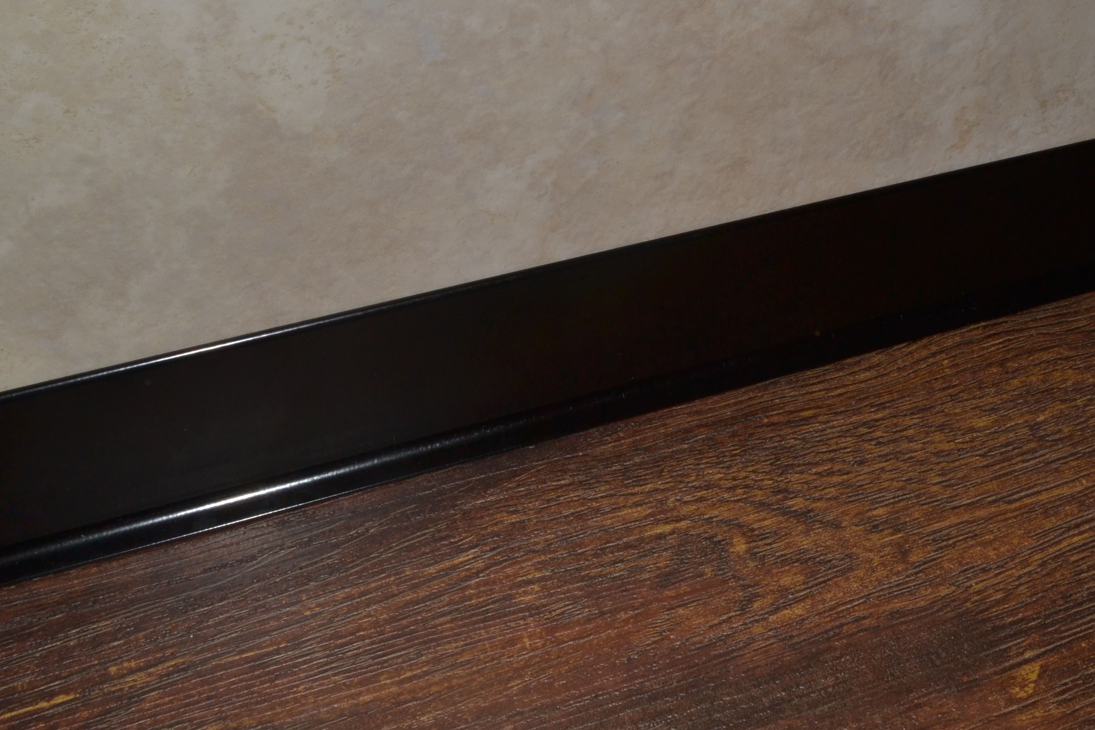 Плинтус алюминиевый L-образный черный (2500*11*60 мм) — купить в Ульяновске